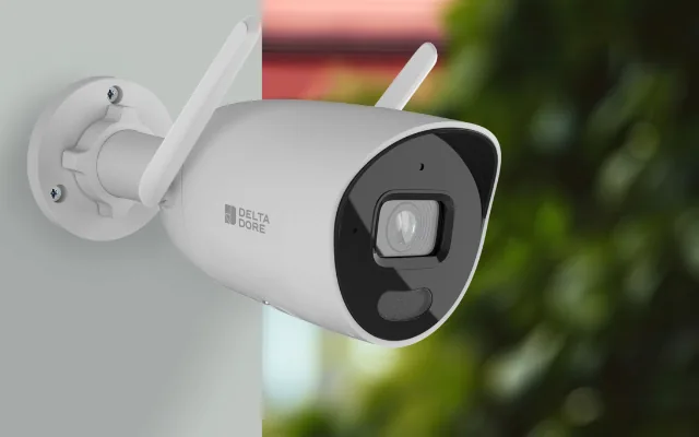 Caméra Delta Dore Tycam Guard installée en façade